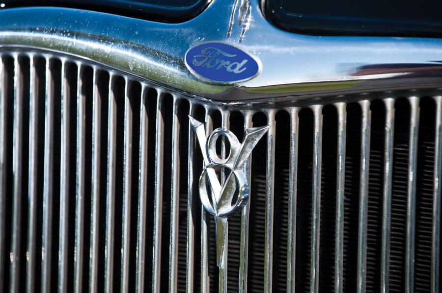  Ford DeLuxe Fordor Sedan 1933 года  (фото 12 из 17)
